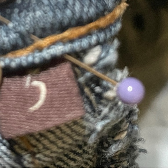 Malibu Women's Juniors Size 5 Blue Cropped Distressed Dark Stretch Denim Jeans - Picture 11 of 15